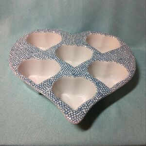 This vintage Heart Shape Muffin Cupcake Pan Stoneware